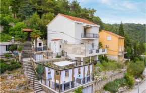 Stunning home in Novigrad with WiFi and 2 Bedrooms